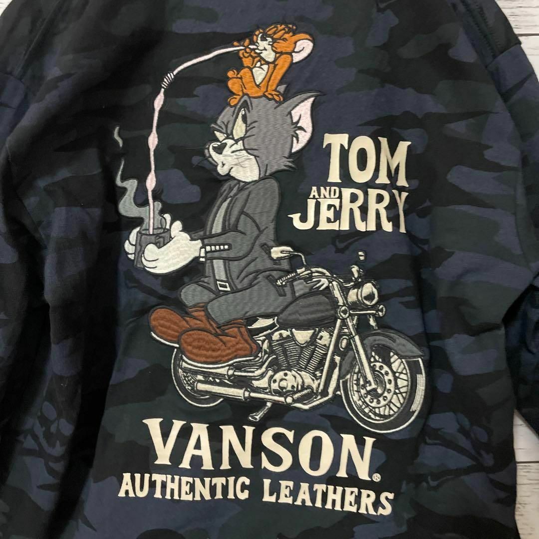 VANSON(バンソン)のVANSON × トムとジェリー ロンT 刺繍 スリーブプリント ポケT メンズのトップス(Tシャツ/カットソー(七分/長袖))の商品写真