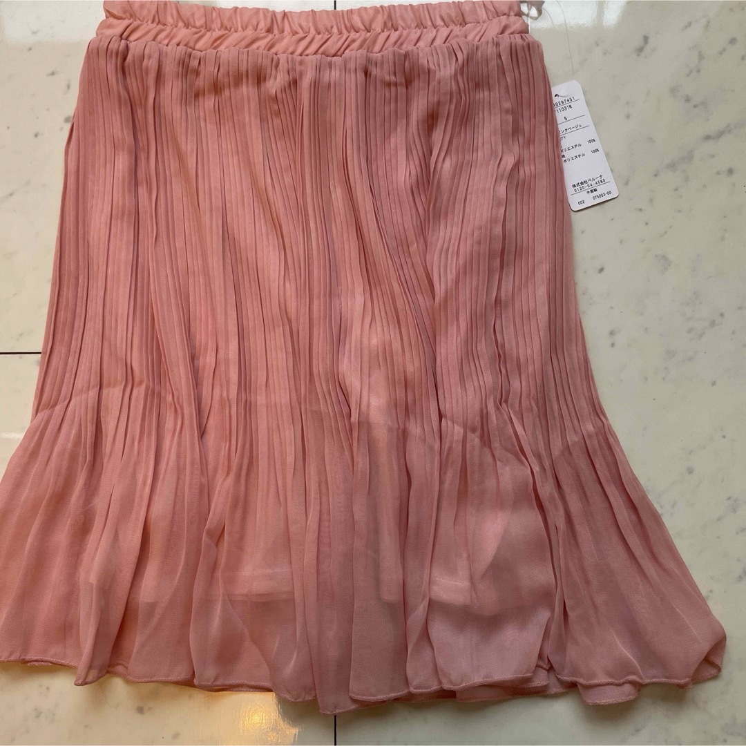 RyuRyu(リュリュ)の新品　プリーツスカート　シフォン系 レディースのスカート(ひざ丈スカート)の商品写真