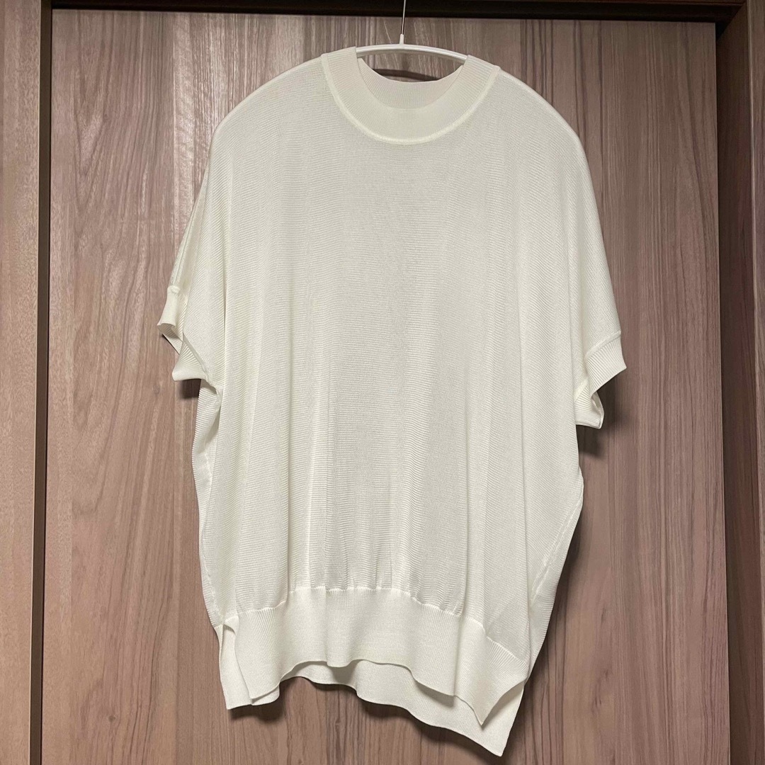LOHEN ブライトヤーンクルーニット 白 レディースのトップス(シャツ/ブラウス(半袖/袖なし))の商品写真