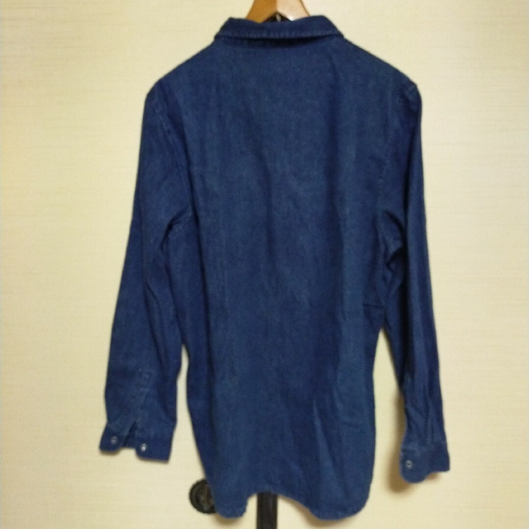 デニムシャツ　デニムジャケット　犬　刺繍いり レディースのトップス(シャツ/ブラウス(長袖/七分))の商品写真