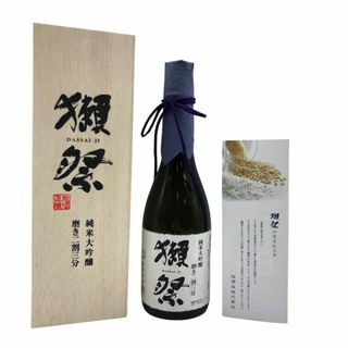 獺祭 純米大吟醸 磨き 二割三分 720ml 15% 2023年12月【V4】(日本酒)