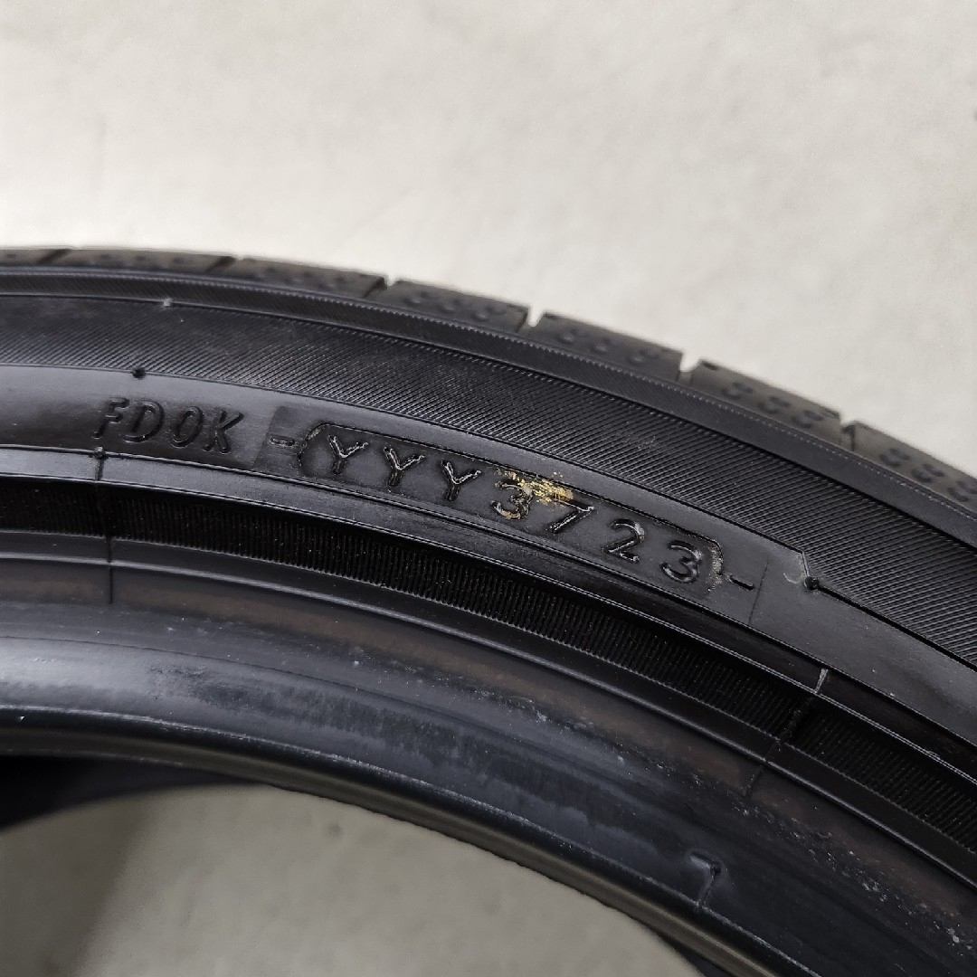 ヨコハマ(ヨコハマ)の215/45R17　ヨコハマ　BlueEarthGT 自動車/バイクの自動車(タイヤ)の商品写真