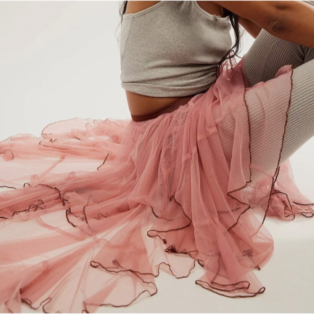 【フォロー割・新品送込❗️】チュールスカート ティアード 透け感 ロングスカート レディースのスカート(ロングスカート)の商品写真