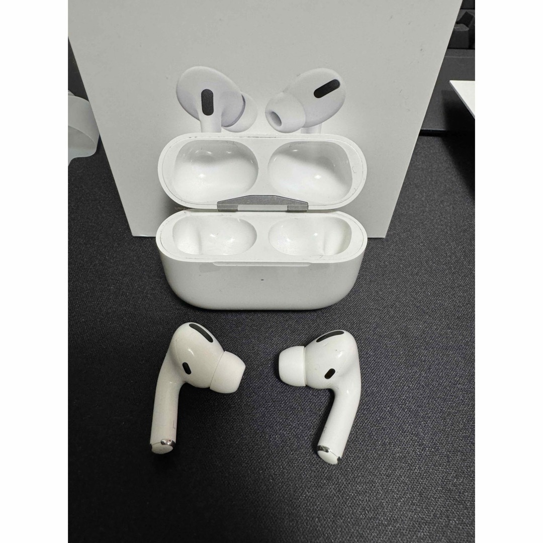 APPLE AirPods Pro 純正品 スマホ/家電/カメラのオーディオ機器(ヘッドフォン/イヤフォン)の商品写真