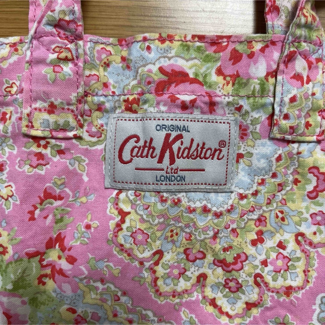 Cath Kidston(キャスキッドソン)のキャスキッドソン コットンブックバッグ ペイズリーホットピンク レディースのバッグ(トートバッグ)の商品写真