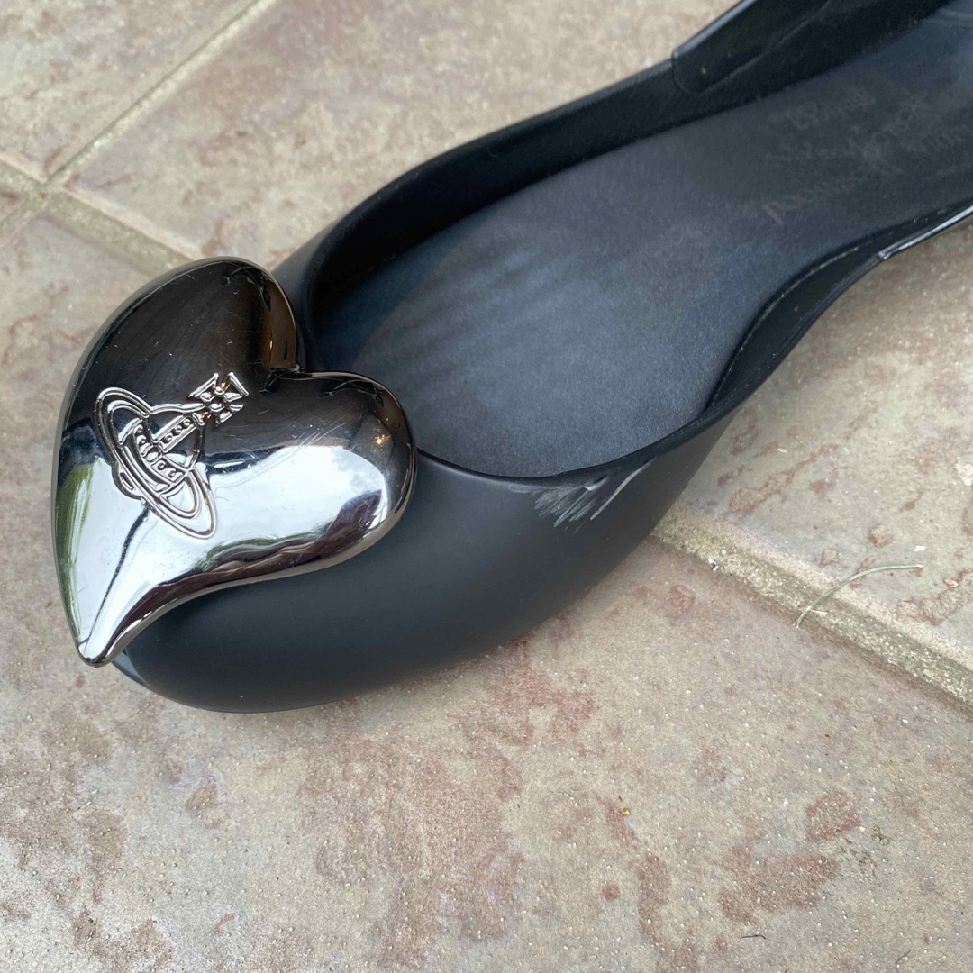 Vivienne Westwood(ヴィヴィアンウエストウッド)のVivienneWestwood Melissa  オーブハート　パンプス レディースの靴/シューズ(バレエシューズ)の商品写真