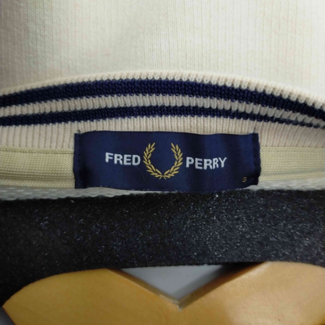 FRED PERRY(フレッドペリー)のFRED PERRY(フレッドペリー) ロゴ刺繍 クルースウェット  メンズ メンズのトップス(スウェット)の商品写真