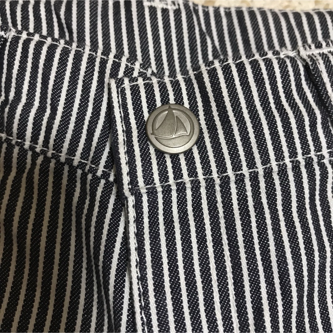 PETIT BATEAU(プチバトー)の【新品】PETIT BATEAU  ストライプハーフズボン キッズ/ベビー/マタニティのベビー服(~85cm)(パンツ)の商品写真