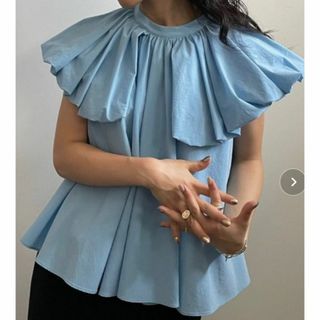 アメリヴィンテージ(Ameri VINTAGE)の着1回 BALLOON SHOULDER BLOUSEブルー(シャツ/ブラウス(半袖/袖なし))