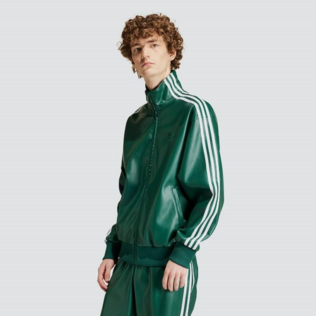 adidas(アディダス)のadidas フェイクレザー ルーズ ファイヤーバード トラック ジャケット S メンズのトップス(ジャージ)の商品写真