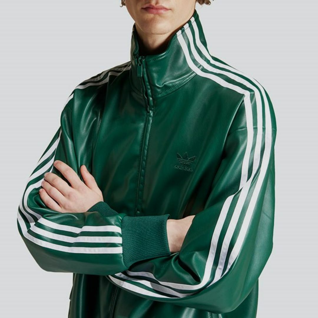 adidas(アディダス)のadidas フェイクレザー ルーズ ファイヤーバード トラック ジャケット S メンズのトップス(ジャージ)の商品写真