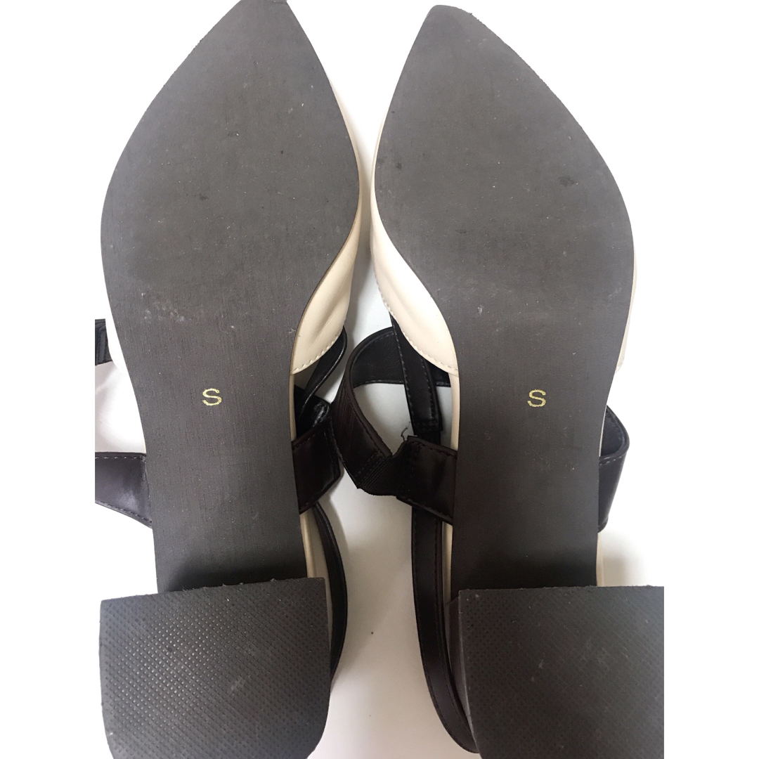 RANDA(ランダ)のランダ ポインテッドトゥバックストラップパンプス レディースの靴/シューズ(ハイヒール/パンプス)の商品写真