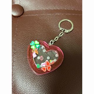 【ハンドメイド　レジン】ハートシャカシャカ♡(チャーム)