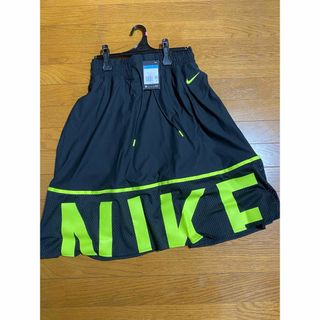 ナイキ(NIKE)の【新品未使用】NIKEフレア膝下スカート(ひざ丈スカート)