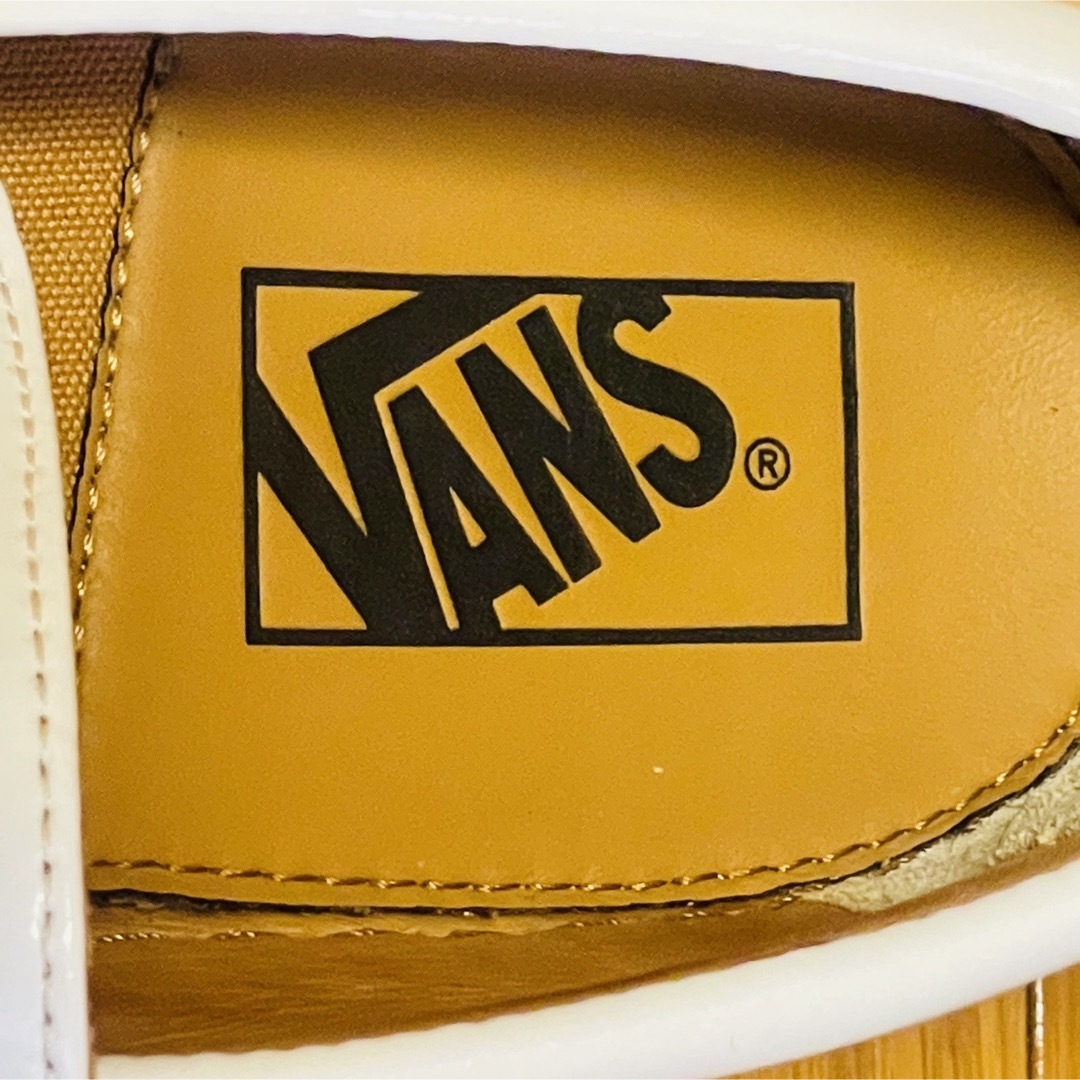 VANS(ヴァンズ)の【美品】バンズ 本革レザー ローファー エナメル ホワイト 25.5cm メンズの靴/シューズ(その他)の商品写真