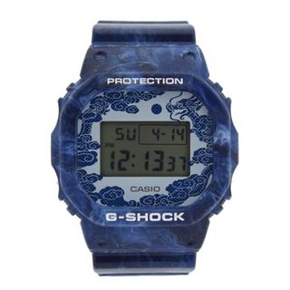 カシオ(CASIO)の<br>CASIO カシオ/G−SHOCK/WEB限定青花デジタルウォッチ/クォーツ/DW-5600BWP-2DR/SAランク/04【中古】(腕時計(アナログ))