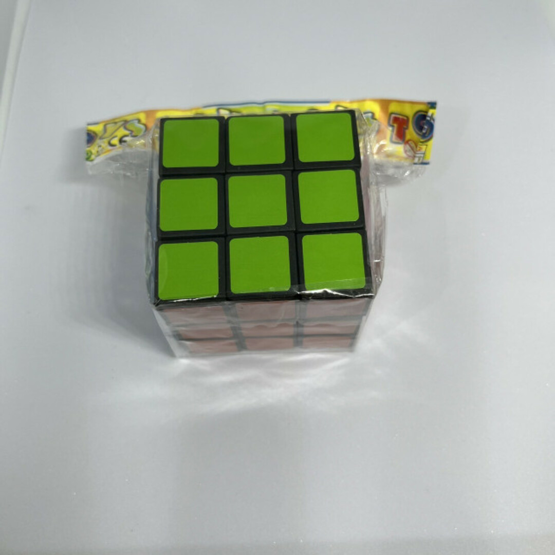 ルービックキューブ 3×3×3 脳トレ 知育玩具 パズル 暇つぶし ストレス解消 エンタメ/ホビーのおもちゃ/ぬいぐるみ(その他)の商品写真