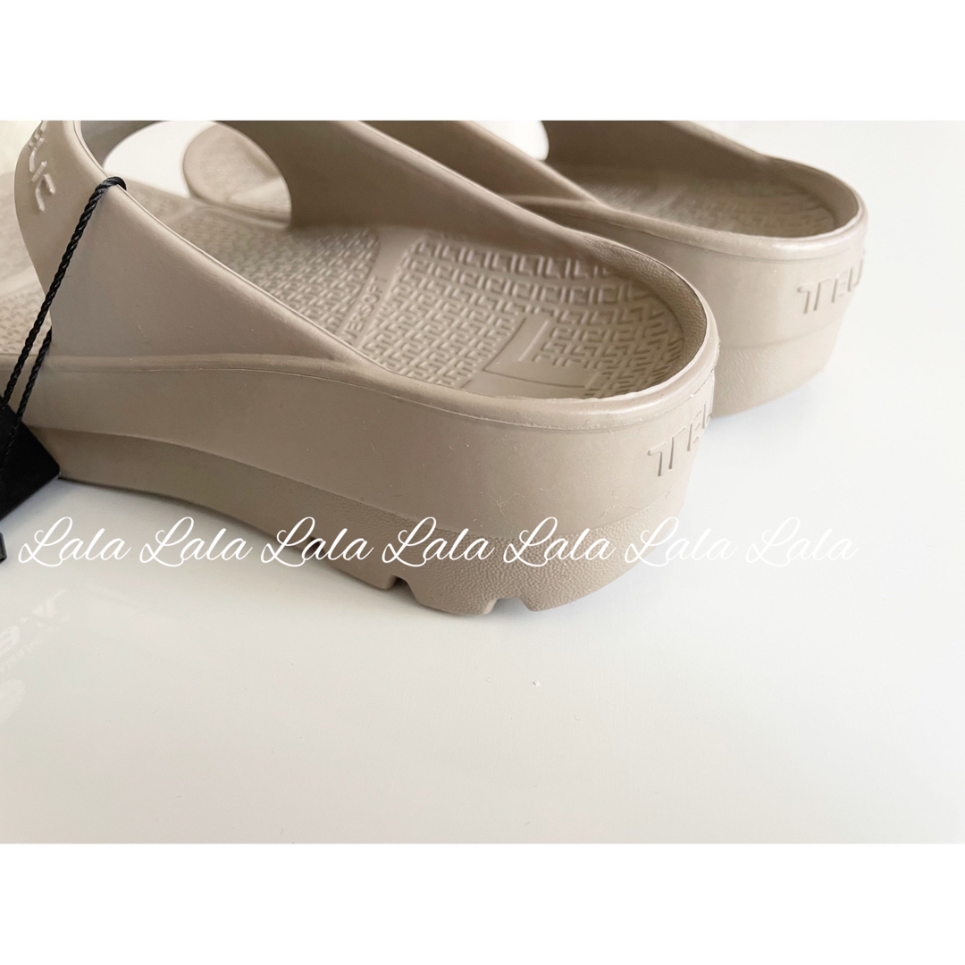 TELIC(テリック)の【TELIC】テリック　 厚底　リカバリーサンダル　サンダル レディースの靴/シューズ(サンダル)の商品写真
