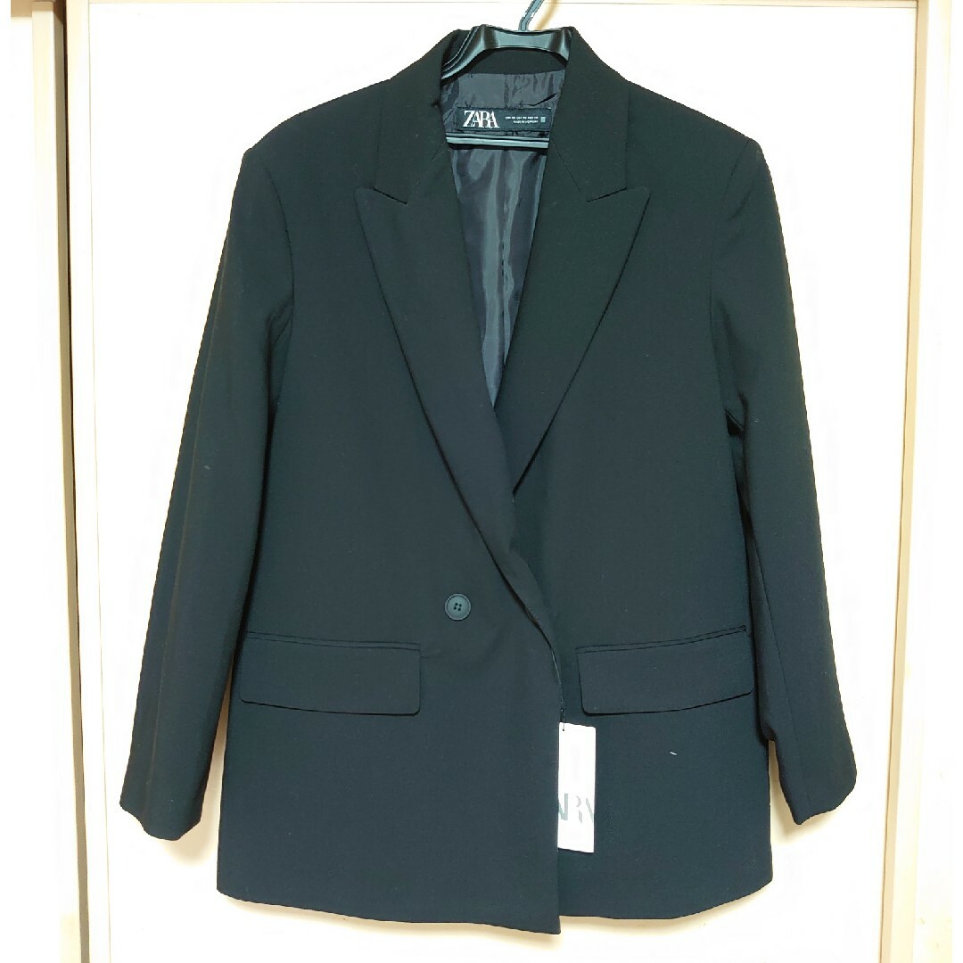 ZARA(ザラ)の新品！未使用！♥️ZARA♥️OVERSIZE BLAZER。ジャケット。XS。 レディースのジャケット/アウター(テーラードジャケット)の商品写真