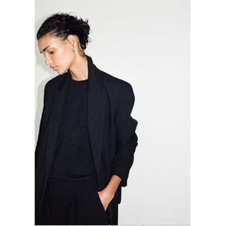 ザラ(ZARA)の新品！未使用！♥️ZARA♥️OVERSIZE BLAZER。ジャケット。XS。(テーラードジャケット)