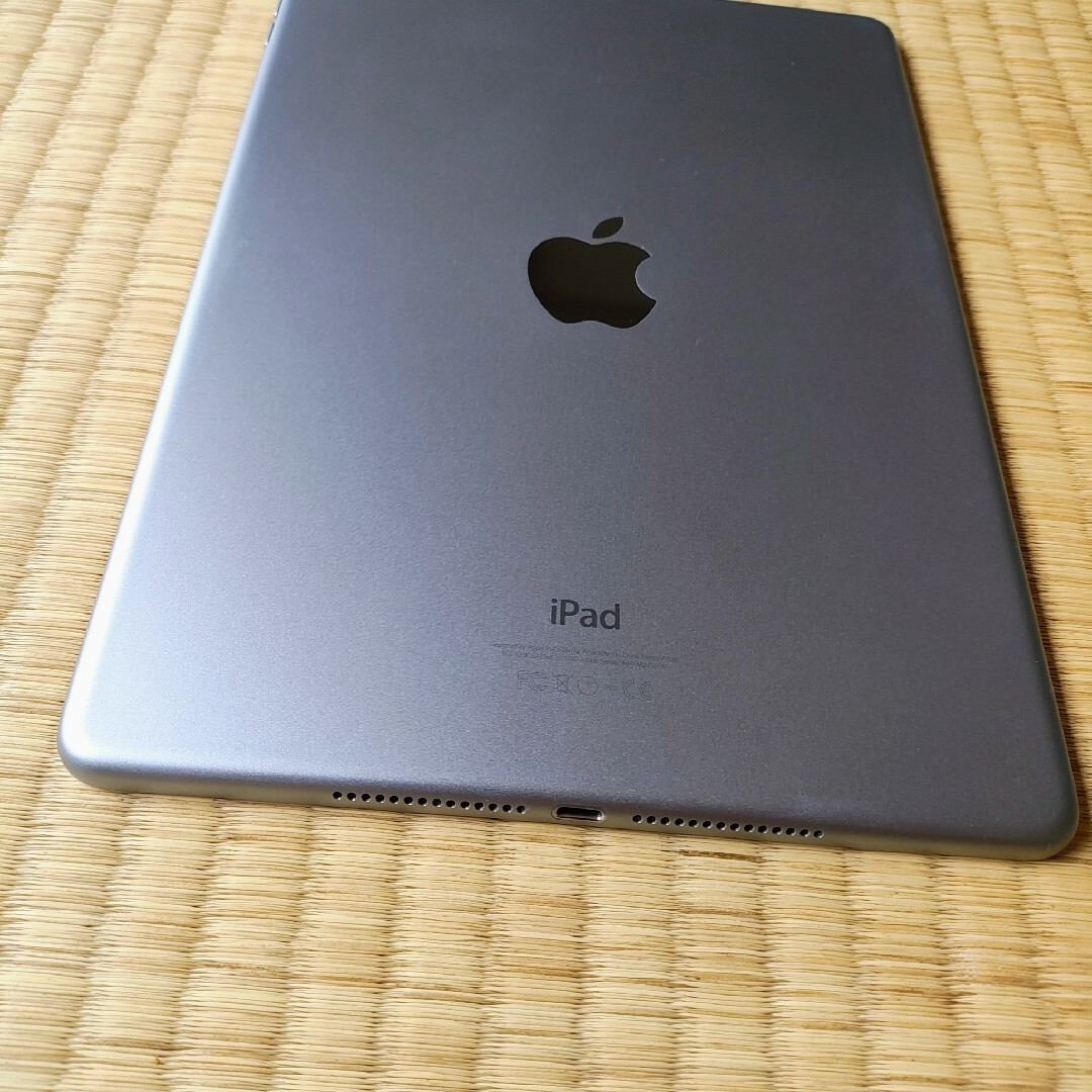 Apple(アップル)の【美品】iPad Air2 MGKL2J/A 64GBスペースグレイ スマホ/家電/カメラのPC/タブレット(タブレット)の商品写真