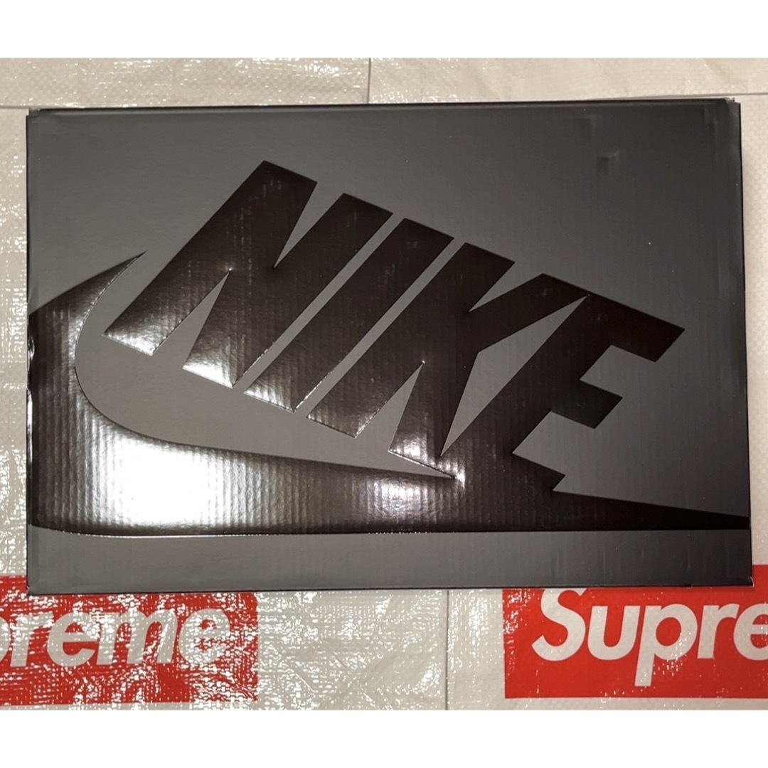 Supreme(シュプリーム)の【新品・未使用】Supreme NIKE シュプリーム エアフォース1 27cm メンズの靴/シューズ(スニーカー)の商品写真