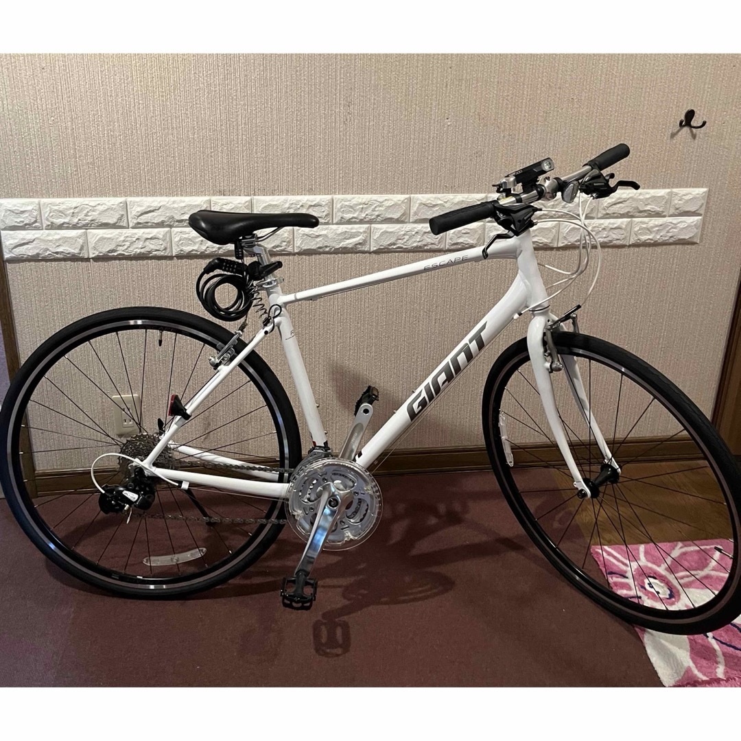 Giant(ジャイアント)のGIANT R3   自転車 クロスバイク　白　引き取り希望 スポーツ/アウトドアの自転車(自転車本体)の商品写真