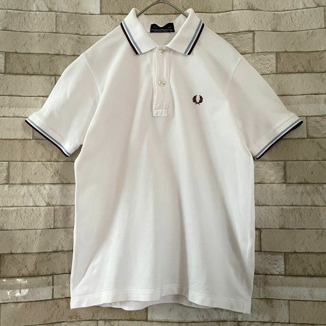 FRED PERRY(フレッドペリー)のフレッドペリー ポロシャツ 半袖 刺繍 ホワイト S レディースのトップス(ポロシャツ)の商品写真