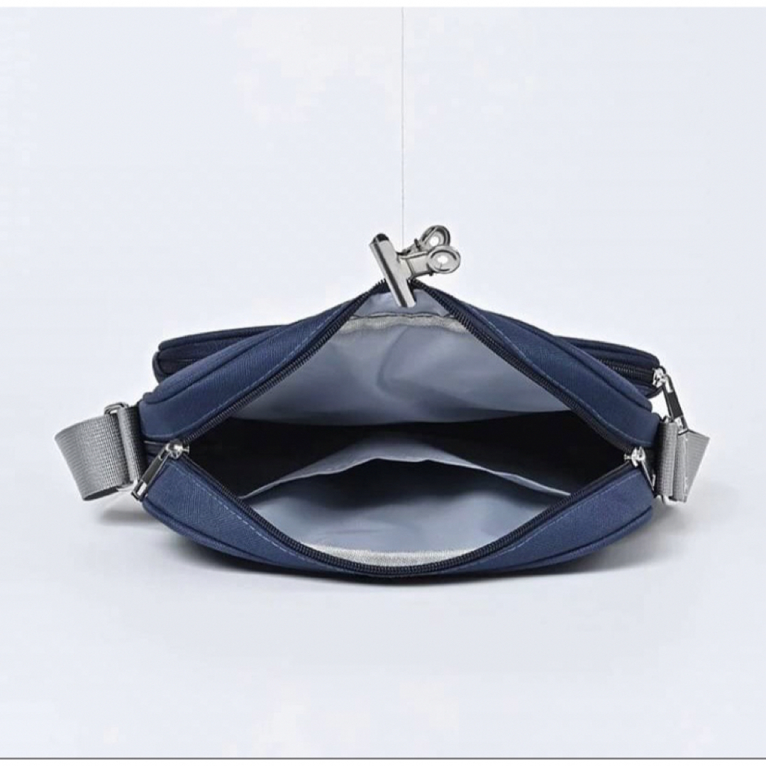 スクールバッグ　大容量　通学　A4サイズ　ショルダー　ユニセックス　男女兼用　紺 レディースのバッグ(ショルダーバッグ)の商品写真