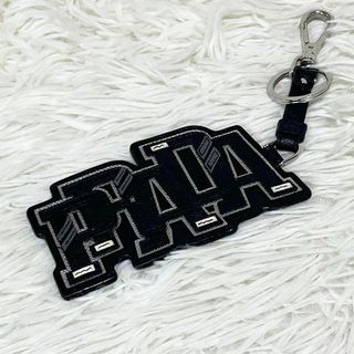 プラダ(PRADA)の極美品✨プラダ　キーリング　サフィアーノレザー　キーホルダー　アクセサリー　ロゴ(キーホルダー)