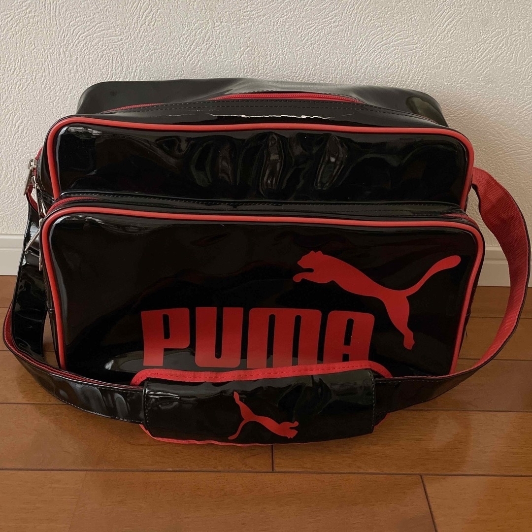 PUMA(プーマ)のPUMA エナメルバッグ メンズのバッグ(ショルダーバッグ)の商品写真