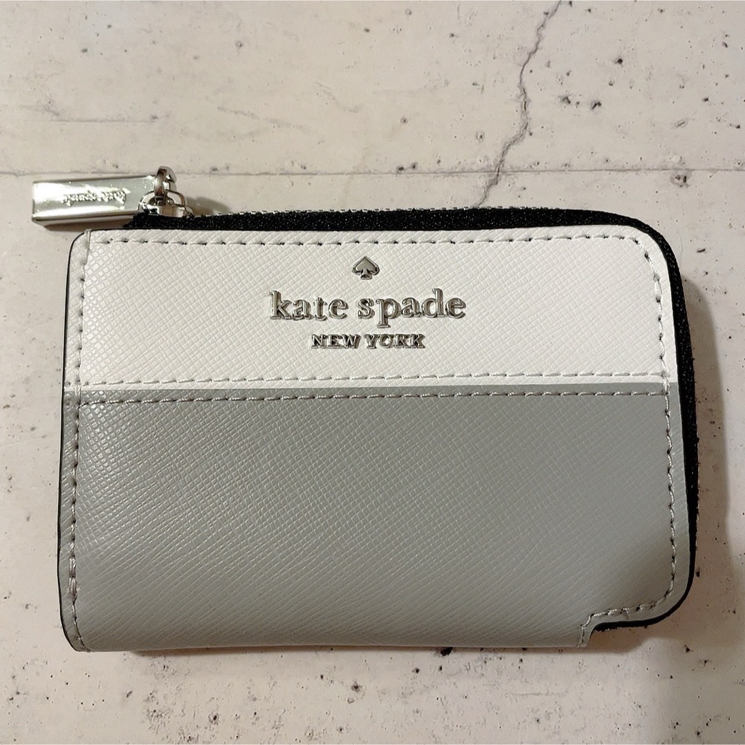 kate spade new york(ケイトスペードニューヨーク)のkatespade キーケース　鍵　ニンバスグレー　ホルダー　レザー レディースのファッション小物(キーケース)の商品写真