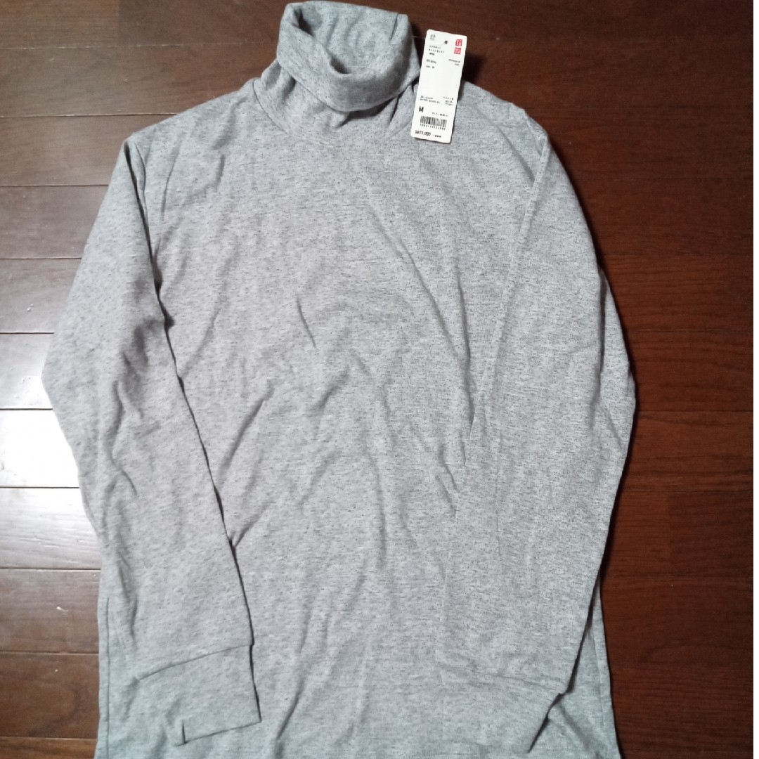 UNIQLO(ユニクロ)のUNIQLO　タートルネック　新品 メンズのトップス(Tシャツ/カットソー(七分/長袖))の商品写真