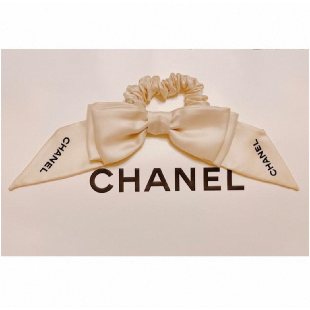 CHANEL - CHANEL シャネル シュシュ リボン ホワイト 白 新品 CHANEL - CHANEL シャネル シュシュ リボン ホワイト 白 新品