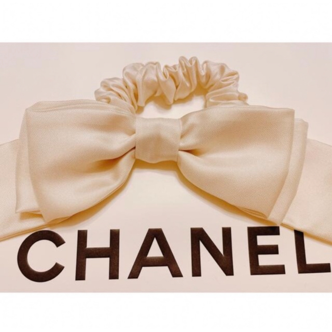 CHANEL - CHANEL シャネル シュシュ リボン ホワイト 白 新品 CHANEL - CHANEL シャネル シュシュ リボン ホワイト 白 新品