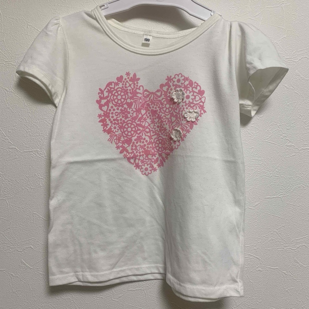 キッズ半袖Tシャツ（130）白 キッズ/ベビー/マタニティのキッズ服女の子用(90cm~)(Tシャツ/カットソー)の商品写真