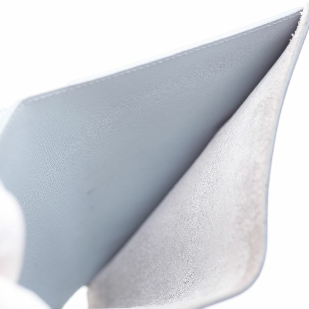 celine(セリーヌ)のK3787M セリーヌ ミディアム ストラップ 本革 バイカラー 二つ折 財布 レディースのファッション小物(財布)の商品写真