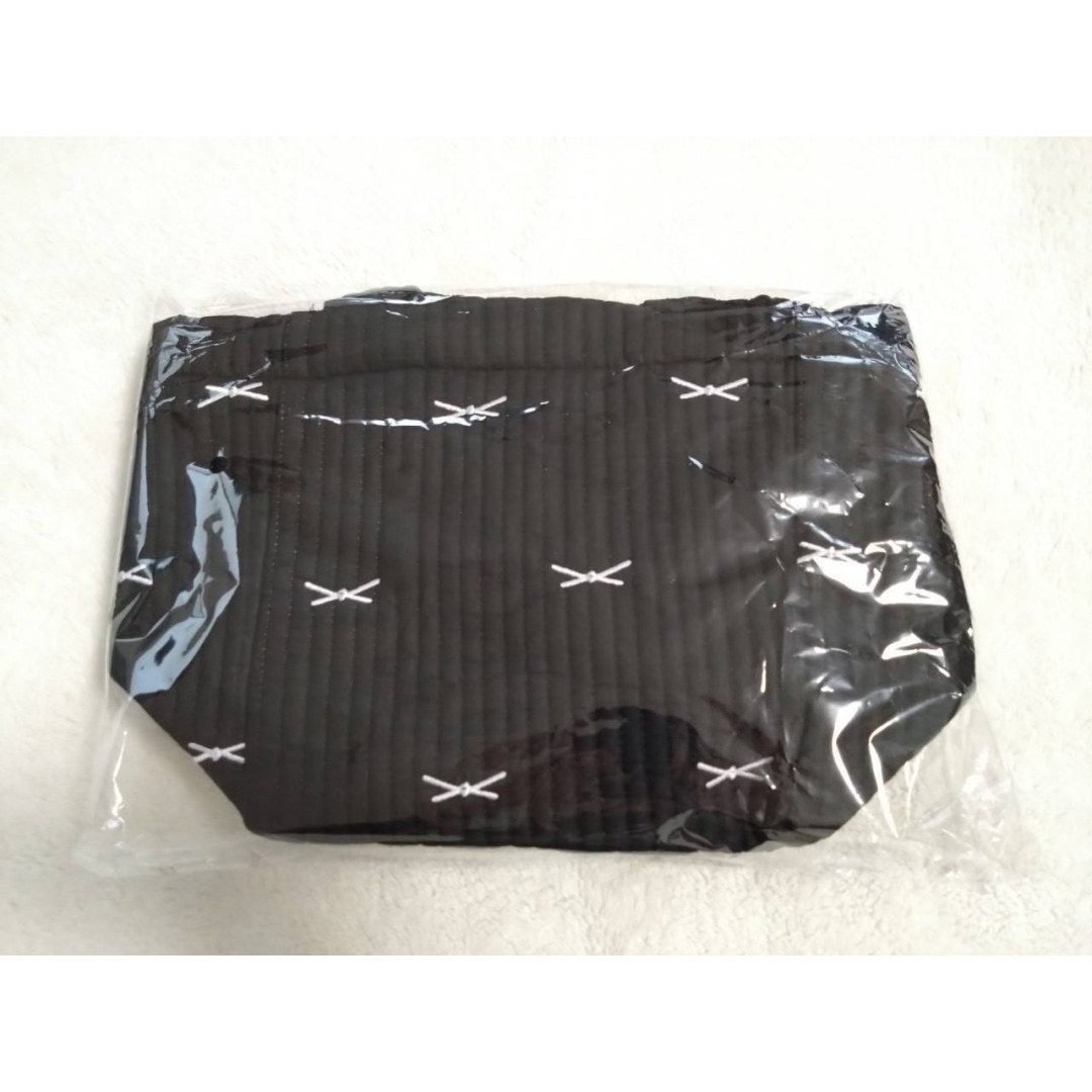 キルトバッグ ヌビバッグ 小 リボン刺繍 韓国イブル ショルダー付き ブラック レディースのバッグ(トートバッグ)の商品写真