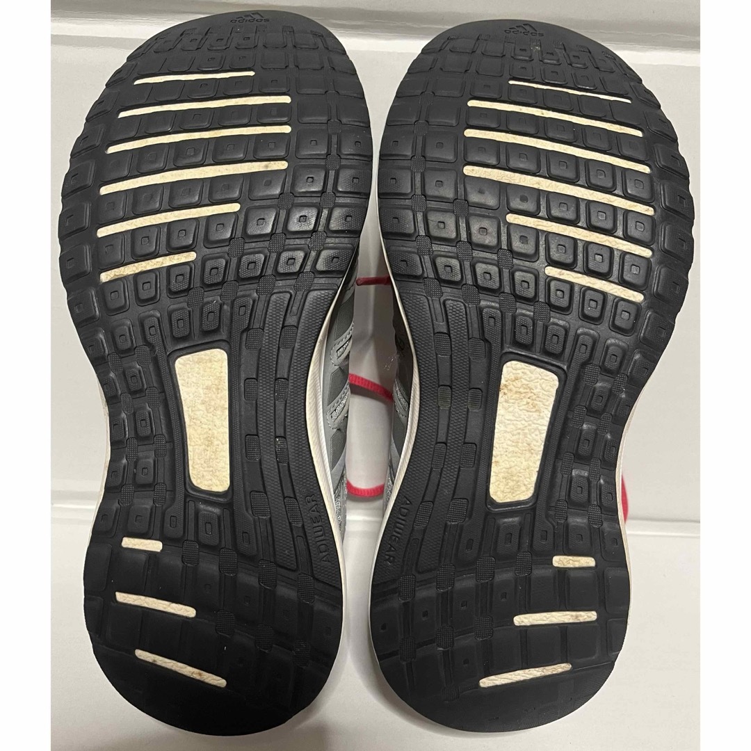 adidas(アディダス)のadidas☆ランニングシューズ　グレー レディースの靴/シューズ(スニーカー)の商品写真