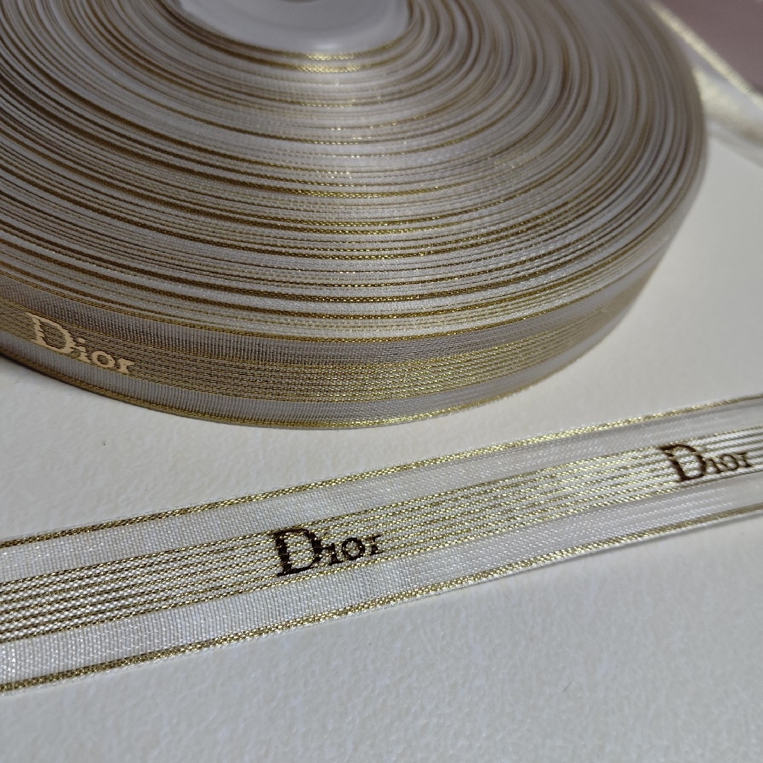 Christian Dior(クリスチャンディオール)の3m/ディオールリボン⋆ ˚｡⋆୨୧˚ゴールドオーガンジー インテリア/住まい/日用品のオフィス用品(ラッピング/包装)の商品写真