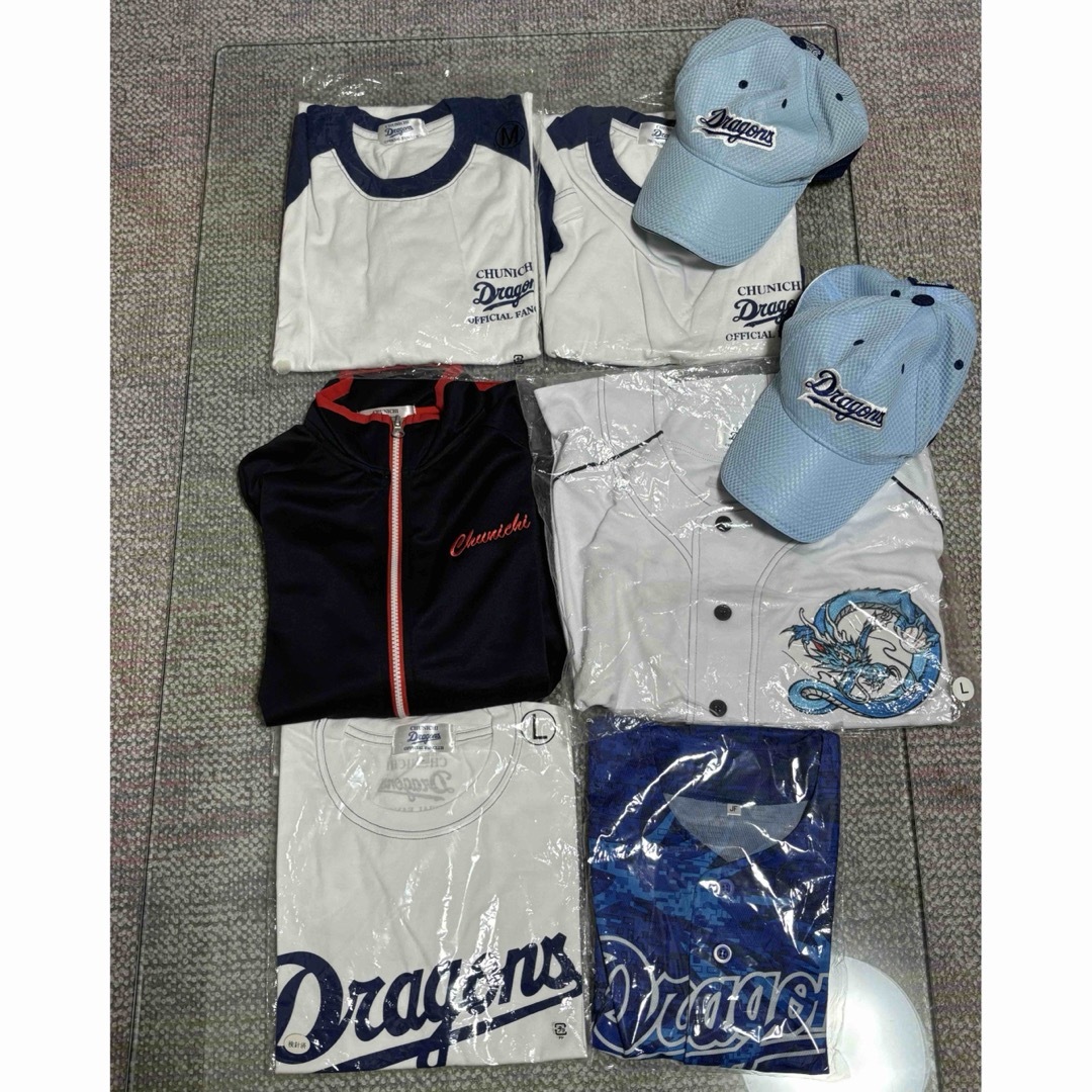 MIZUNO(ミズノ)のドラゴンズグッズ　キャップ　ユニフォーム　インナー　tシャツ　8点セット　限定品 スポーツ/アウトドアの野球(記念品/関連グッズ)の商品写真