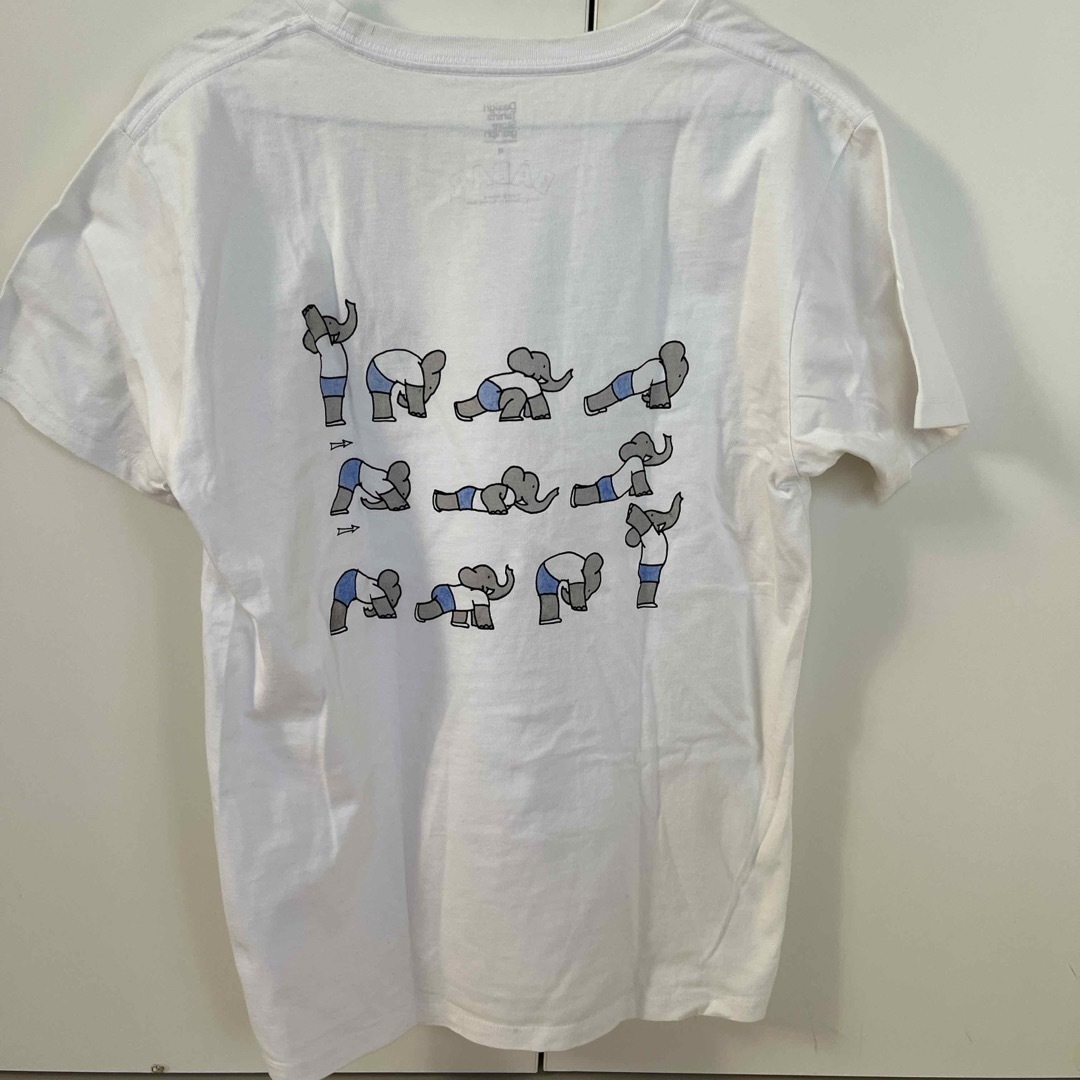 Design Tshirts Store graniph(グラニフ)のグラニフ　Tシャツ　象のババール　Mサイズ レディースのトップス(Tシャツ(半袖/袖なし))の商品写真