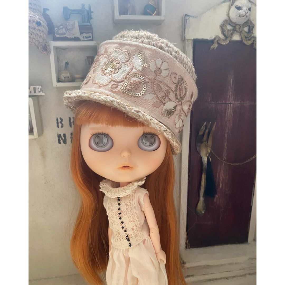 インド刺繍ブレードのカンカン帽 ハンドメイドのぬいぐるみ/人形(人形)の商品写真