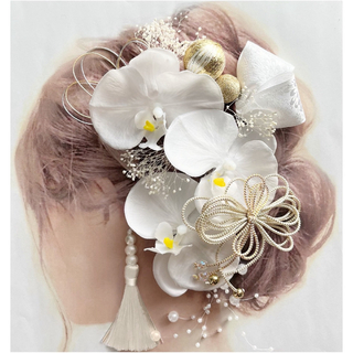 清楚なコチョウランの髪飾り 結婚式 卒業式 成人式 和装 タッセル(ウェディングドレス)