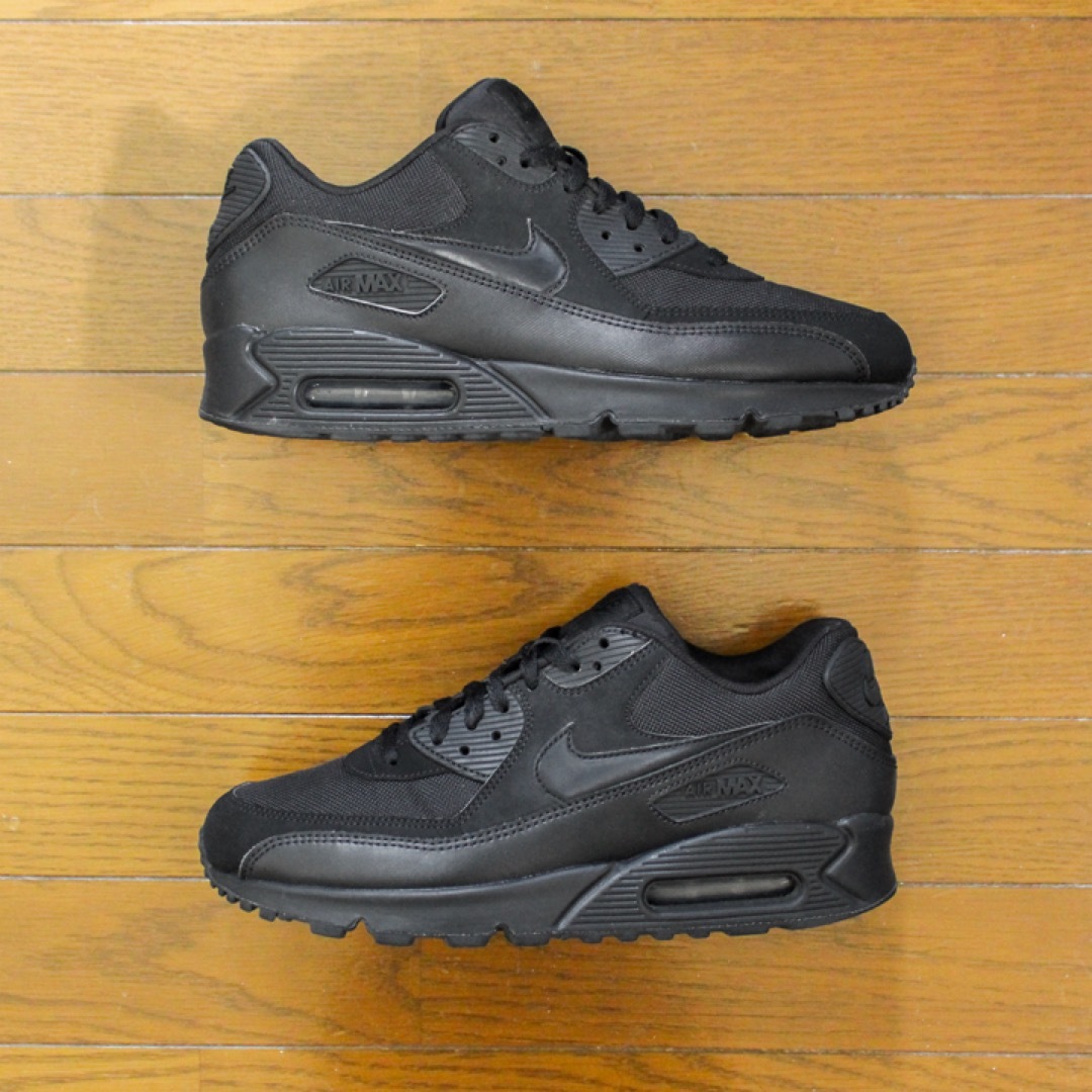 NIKE(ナイキ)のNIKE AIR MAX 90 Essential オールブラック 27.0 メンズの靴/シューズ(スニーカー)の商品写真