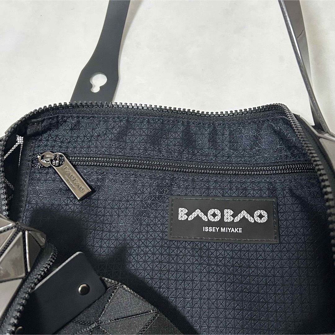 BaoBaoIsseyMiyake(バオバオイッセイミヤケ)の未使用 BAO BAO イッセイミヤケ ROW METALLIC トートバッグ レディースのバッグ(トートバッグ)の商品写真