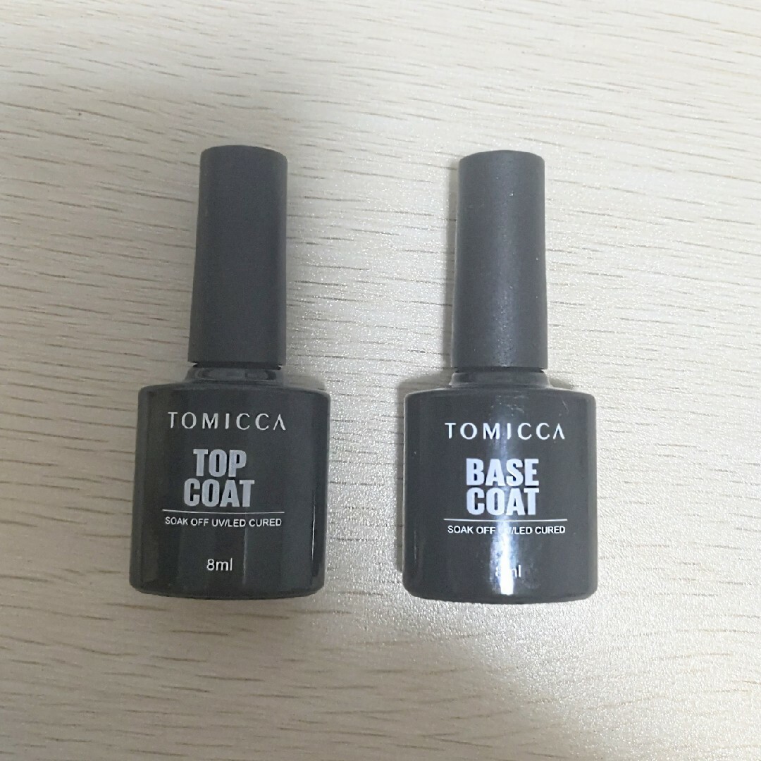 TOMICCA　ベースコート&トップコート コスメ/美容のネイル(ネイルトップコート/ベースコート)の商品写真