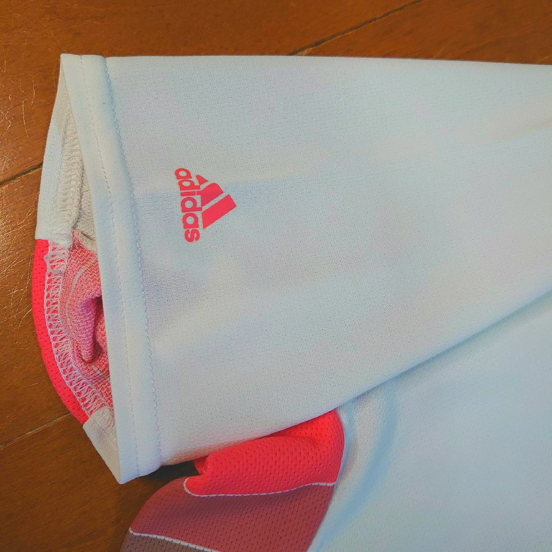 adidas(アディダス)のアディダス レディース 半袖シャツ Mサイズ CLIMACOOL スポーツウェア スポーツ/アウトドアのテニス(ウェア)の商品写真
