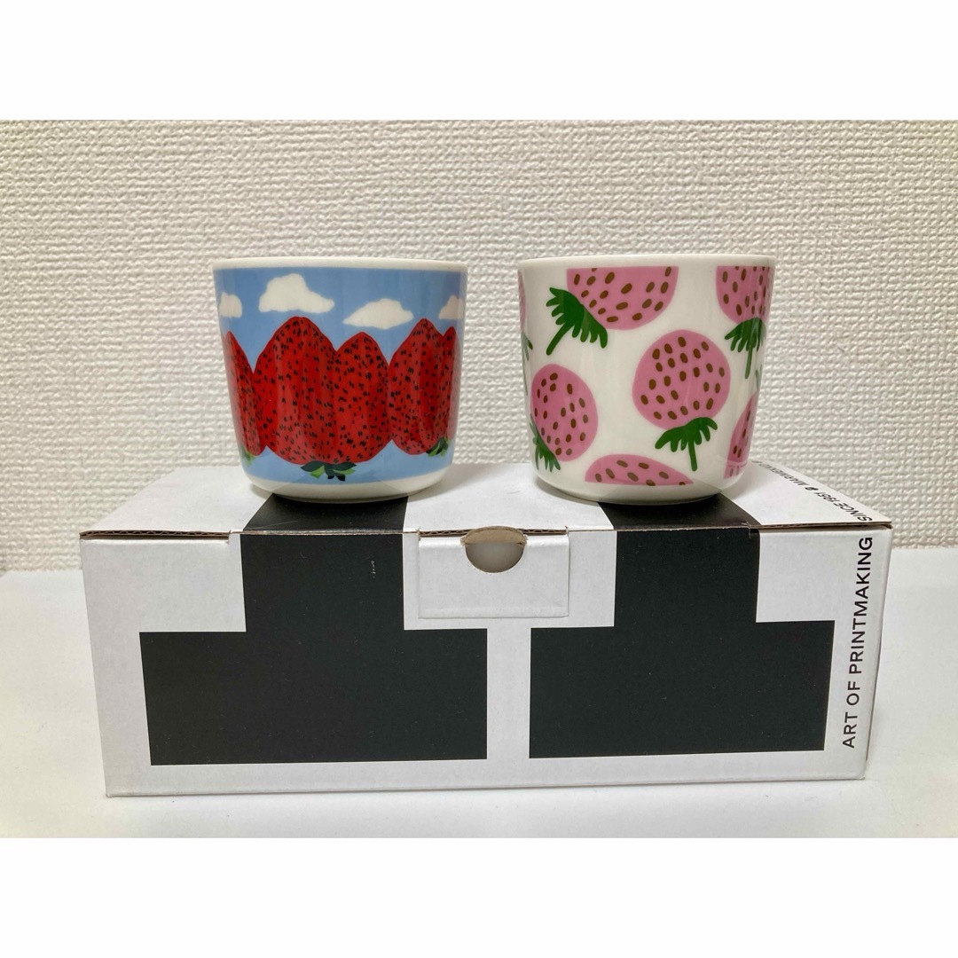 marimekko(マリメッコ)のマリメッコ マンシッカ ラテマグ マグカップ いちご marrimekko インテリア/住まい/日用品のキッチン/食器(グラス/カップ)の商品写真