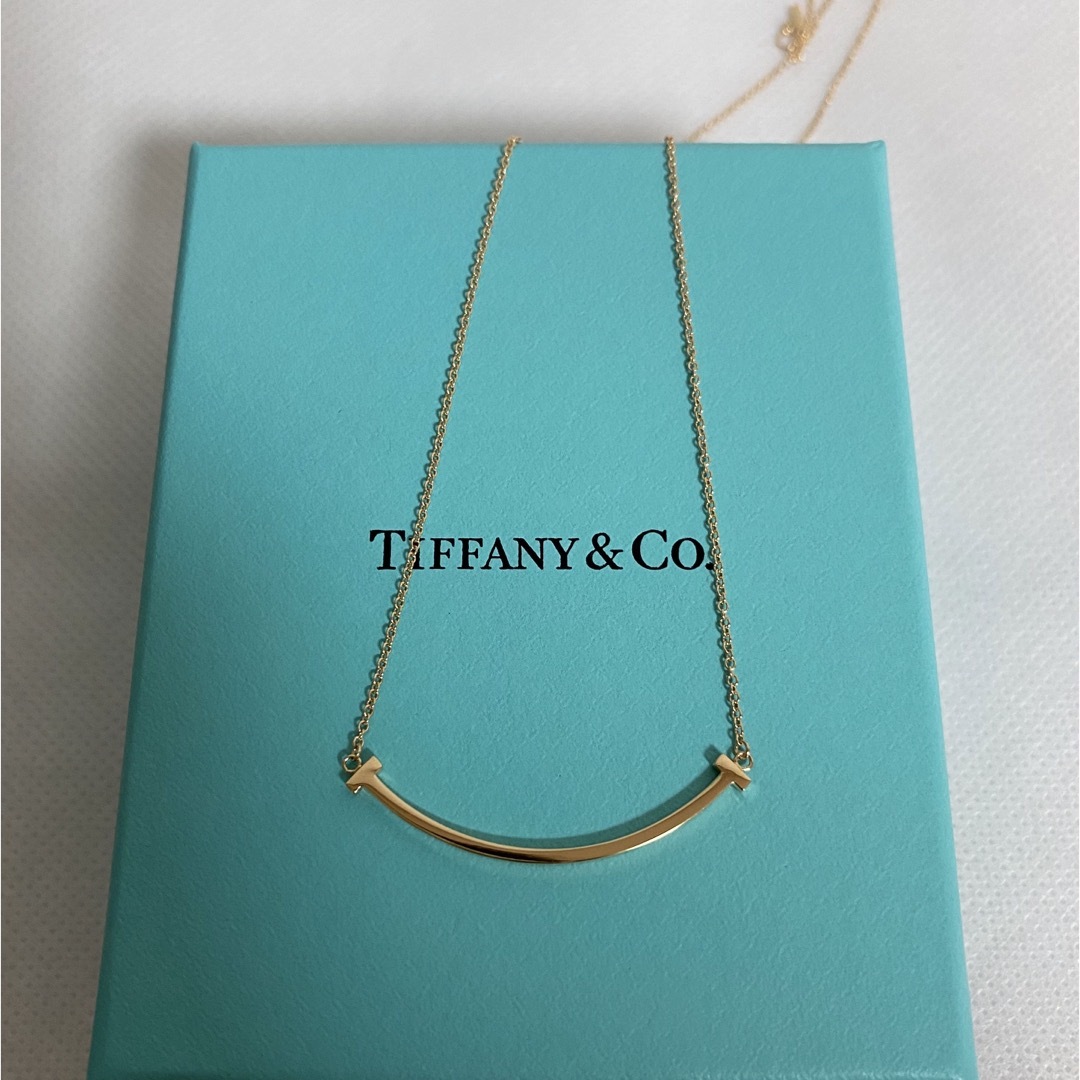 Tiffany & Co.(ティファニー)のティファニーT スマイル ペンダント ローズゴールド（スモール） レディースのアクセサリー(ネックレス)の商品写真